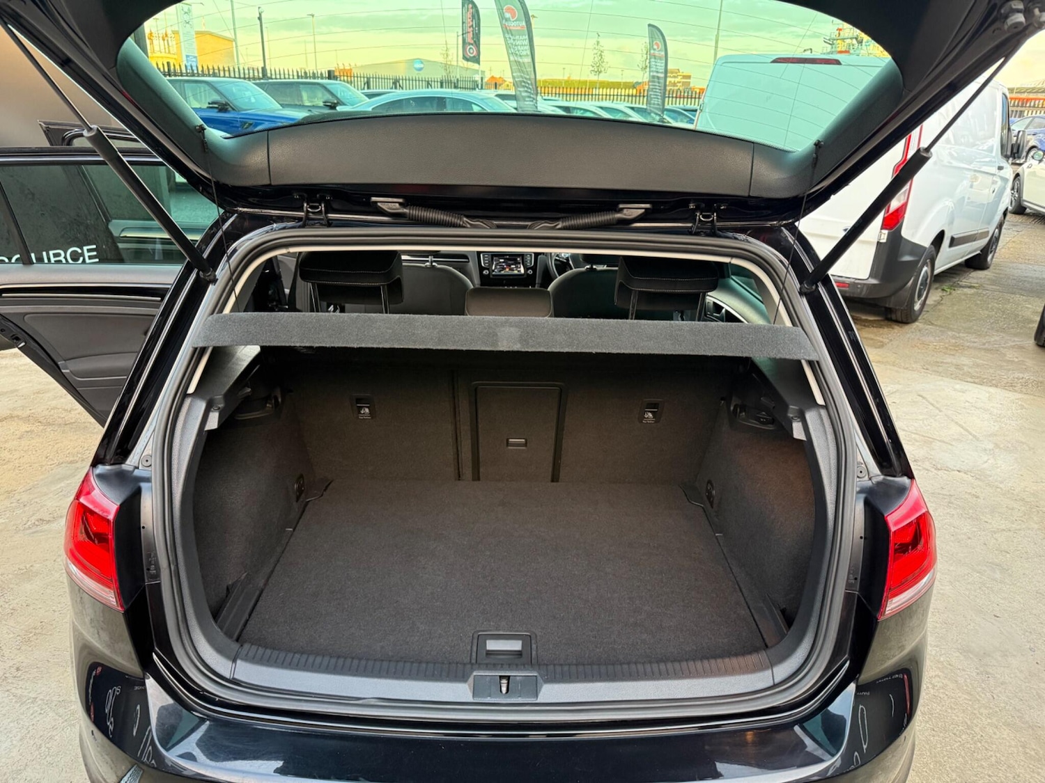 Used Volkswagen Golf 2013 for sale - 76865860: Photo 14