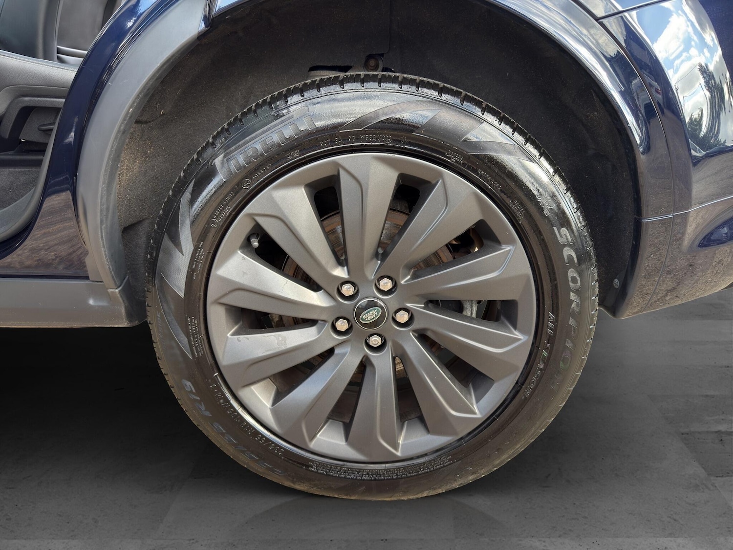 Used Land Rover Discovery Sport 2022 for sale - 76990470: Photo 10