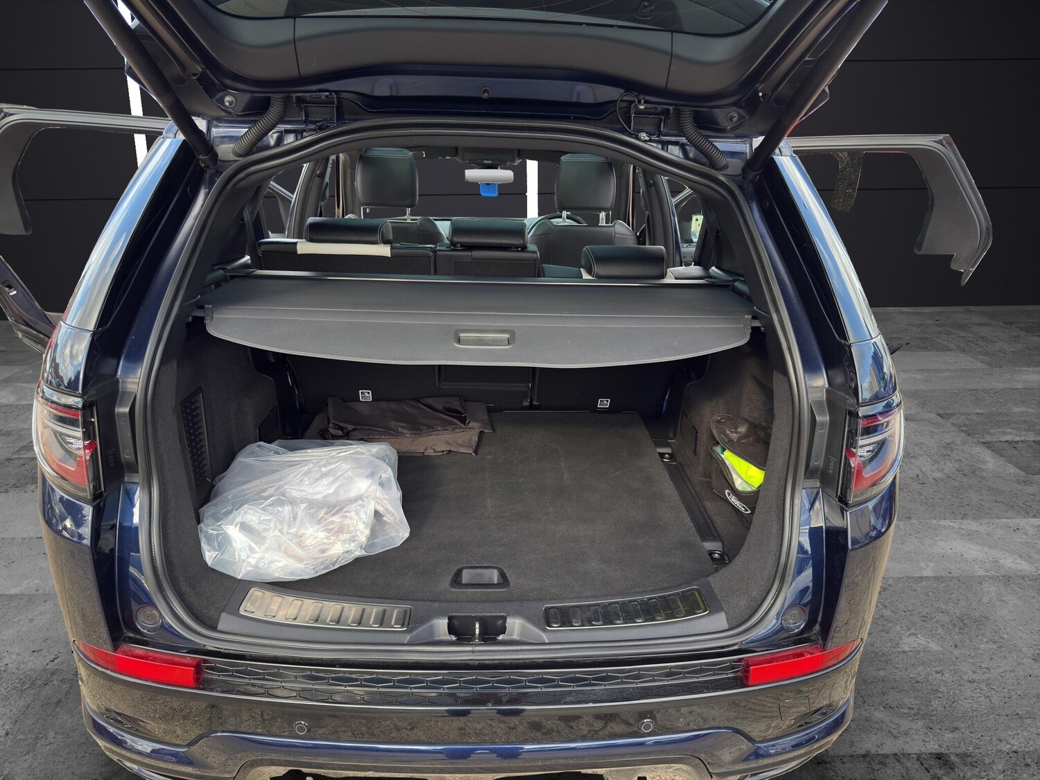 Used Land Rover Discovery Sport 2022 for sale - 76990470: Photo 13