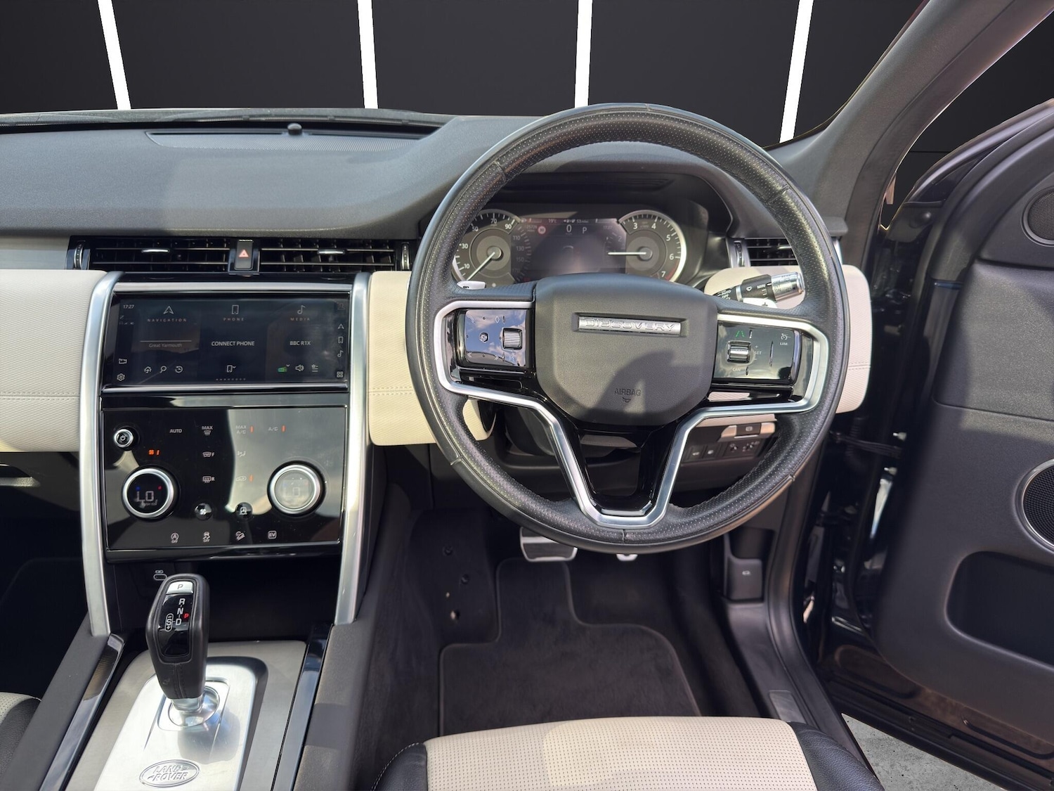 Used Land Rover Discovery Sport 2022 for sale - 76990470: Photo 18