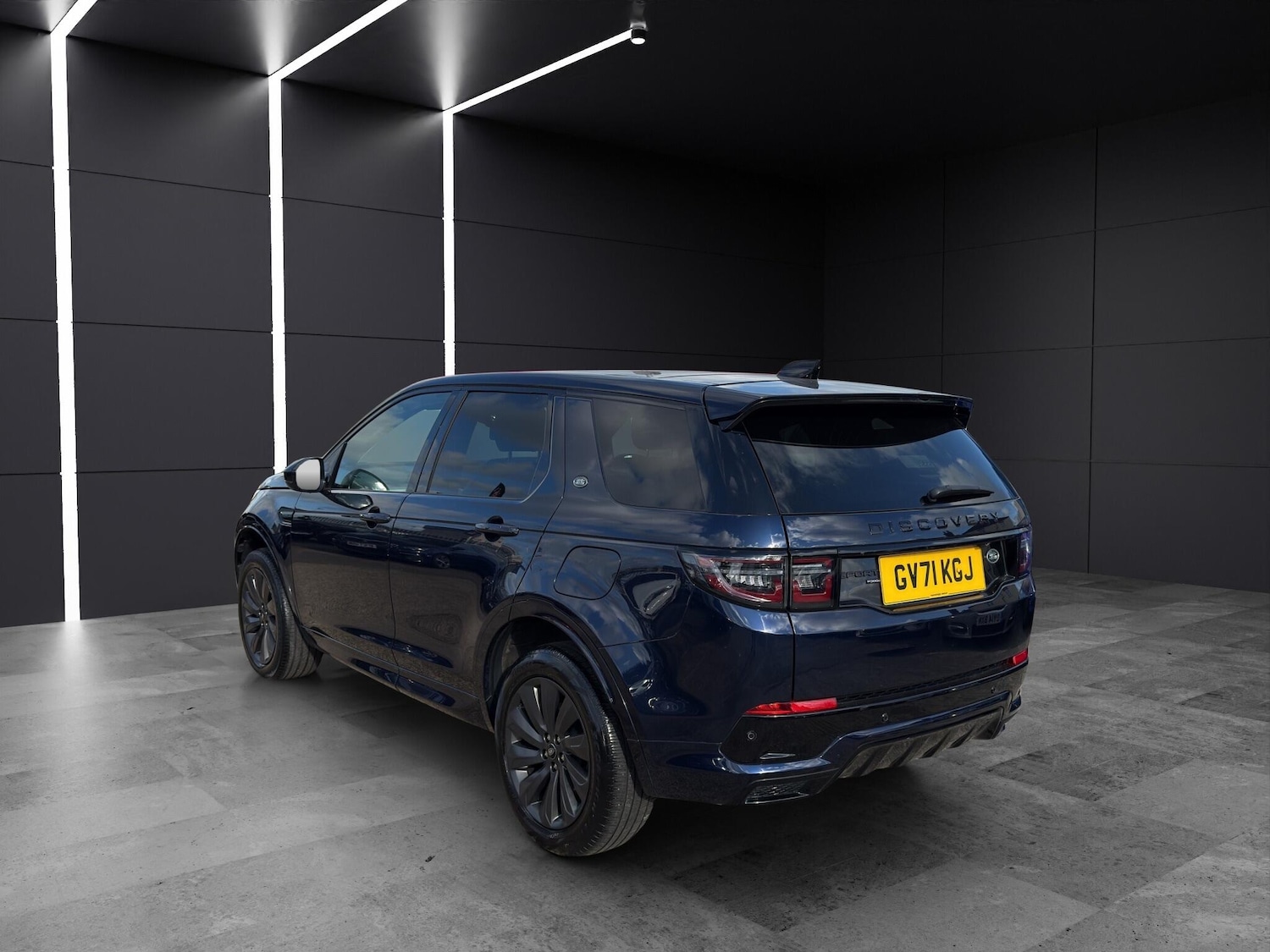 Used Land Rover Discovery Sport 2022 for sale - 76990470: Photo 4
