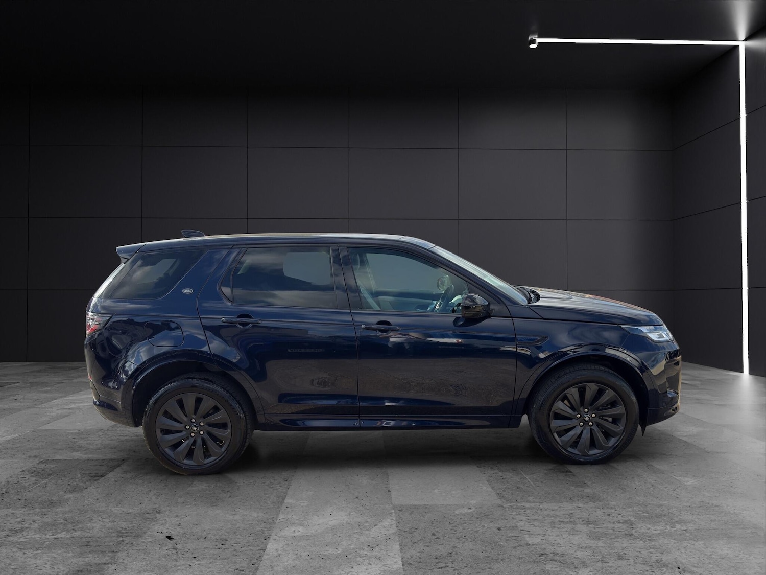 Used Land Rover Discovery Sport 2022 for sale - 76990470: Photo 8