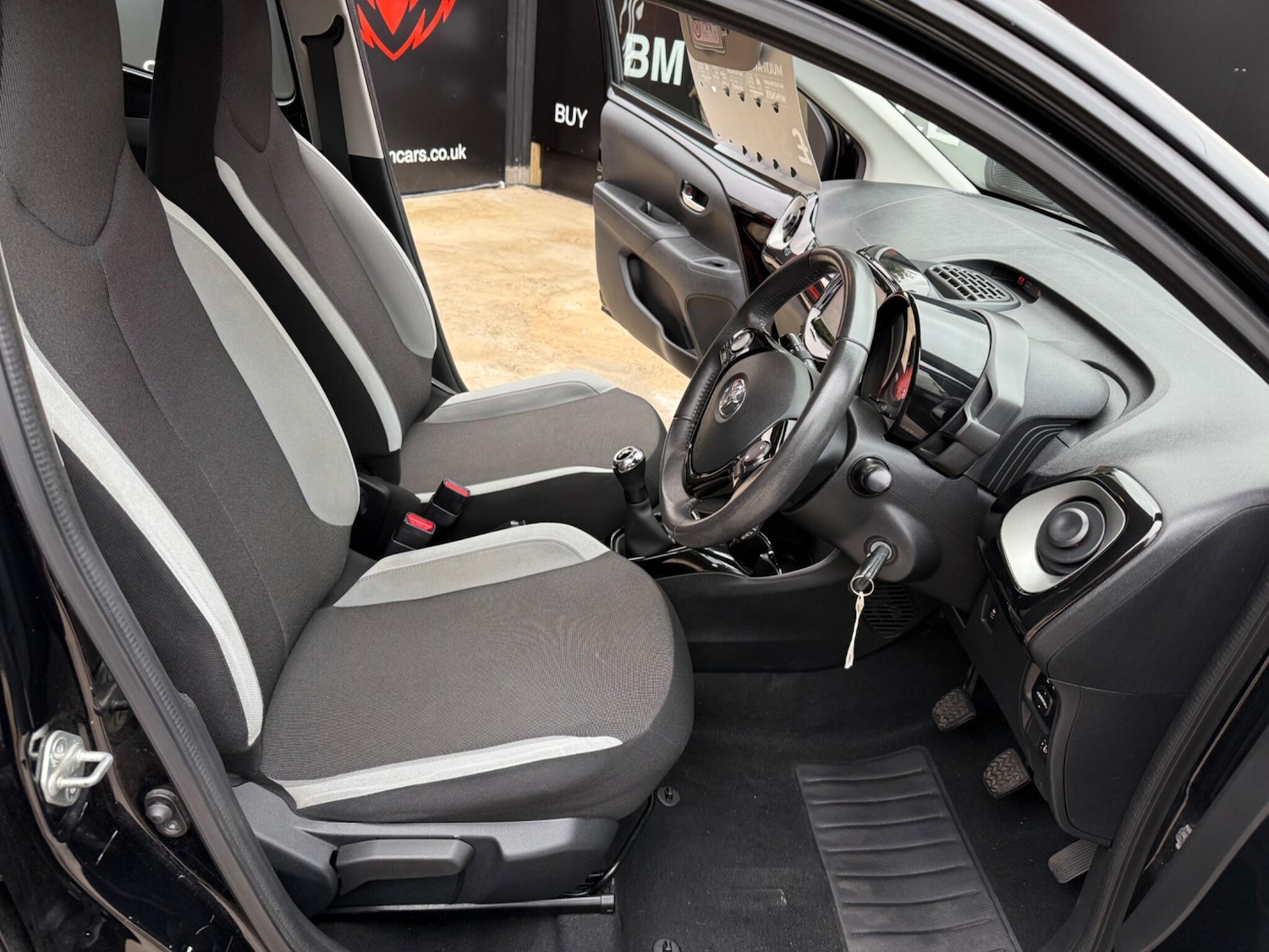 Used Toyota AYGO 2015 for sale - 76964853: Photo 16