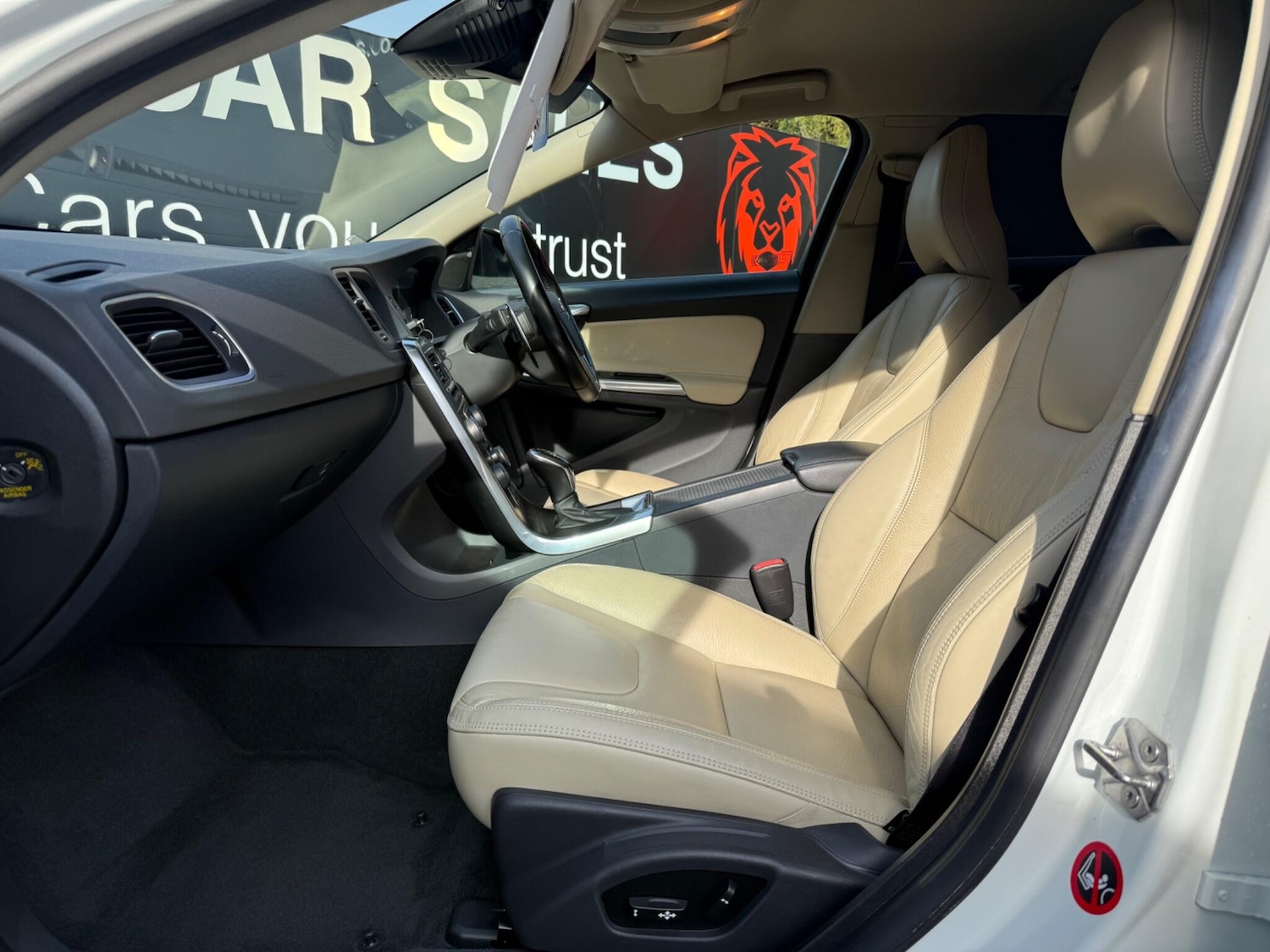 Used Volvo V60 2025 for sale - 77982927: Photo 10