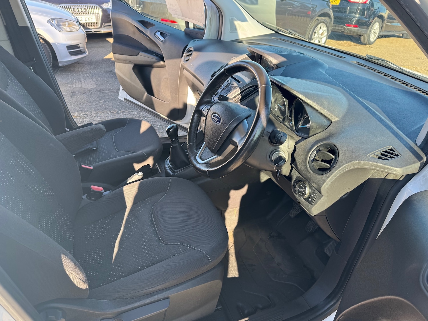 Used Ford Transit Courier 2018 for sale - 74343469: Photo 10