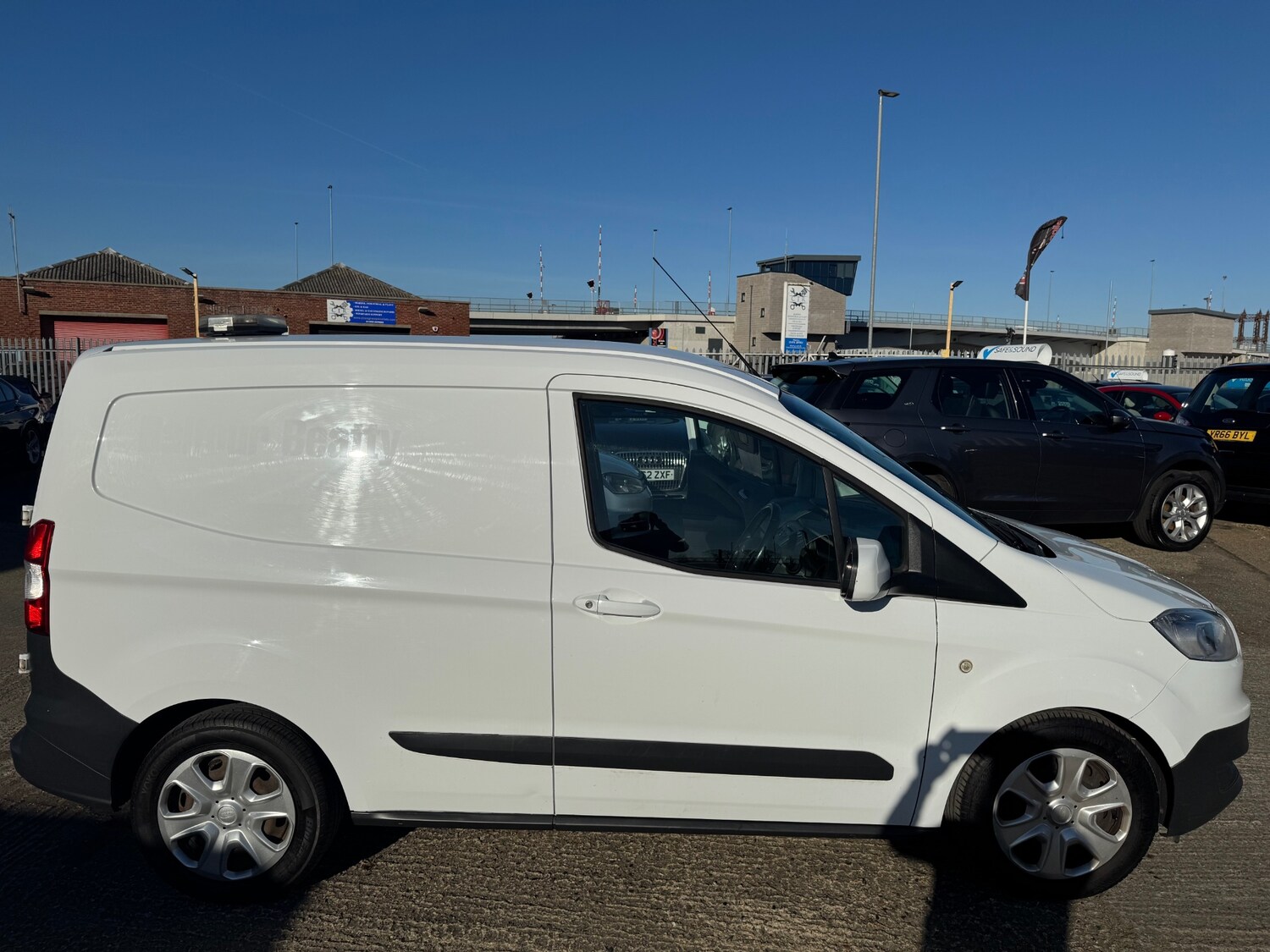 Used Ford Transit Courier 2018 for sale - 74343469: Photo 4