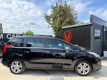 Used Peugeot 5008 2015 for sale - 78684326: Photo