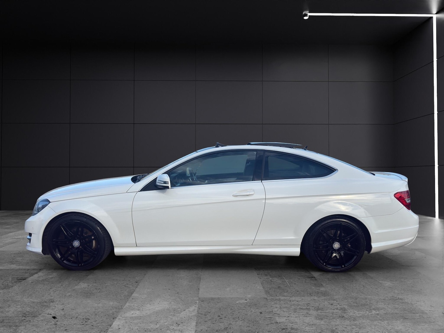 Used Mercedes-Benz C Class 2013 for sale - 76380619: Photo 7