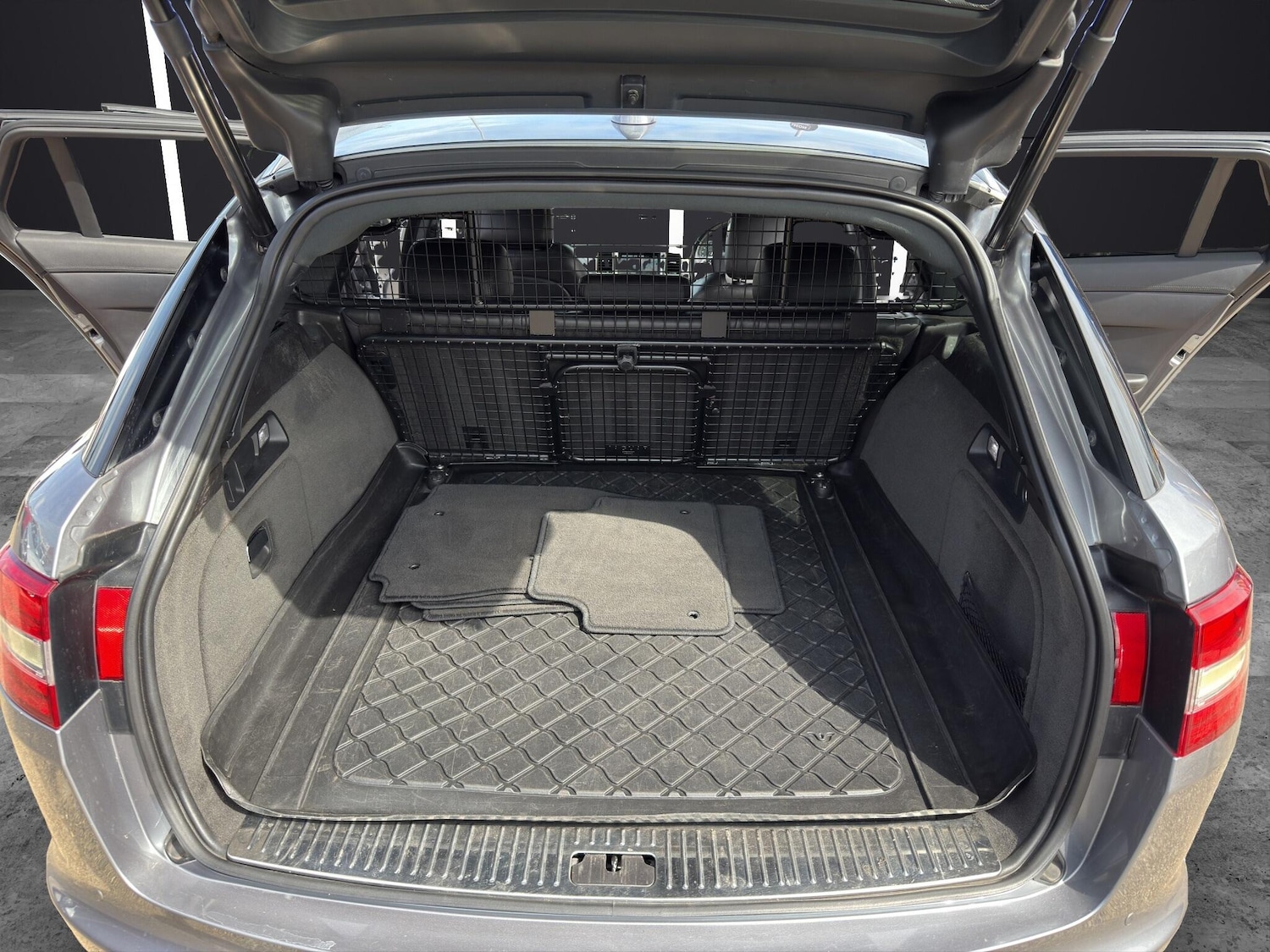 Used Jaguar XF 2014 for sale - 76988692: Photo 18