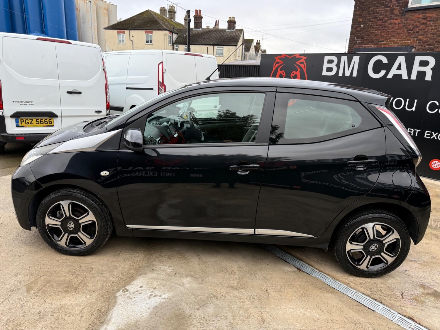 Used Toyota AYGO 2015 for sale - 76824130: Photo 5