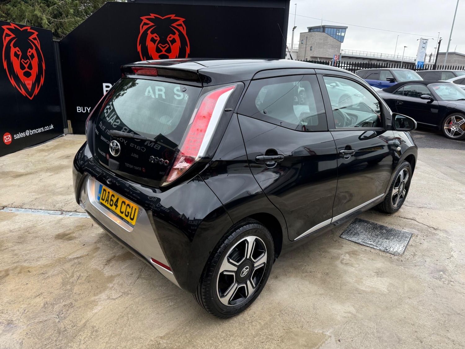 Used Toyota AYGO 2015 for sale - 76824130: Photo 6