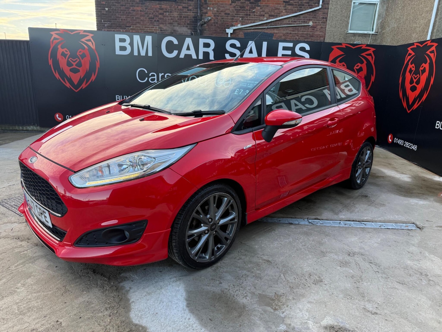 Used Ford Fiesta 2017 for sale - 76832809: Photo 2