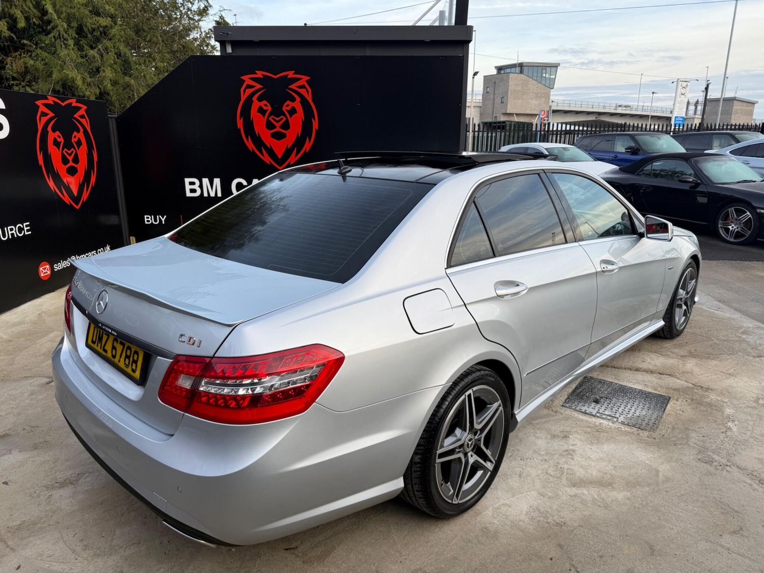 Used Mercedes-Benz E Class 2010 for sale - 76926968: Photo 7