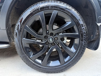 Used Land Rover Discovery Sport 2015 for sale - 78527728: Photo