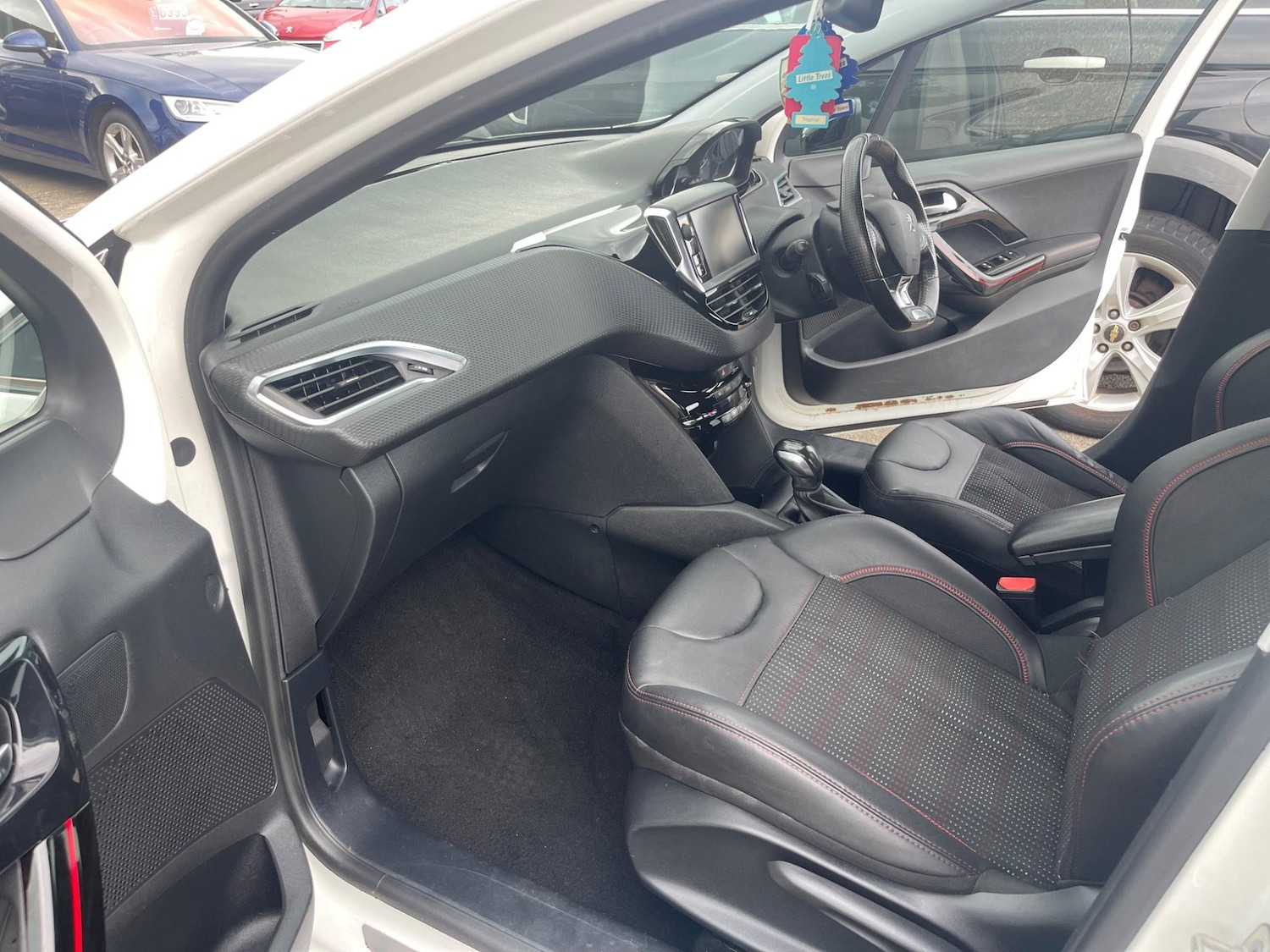 Used Peugeot 208 2015 for sale - 77993611: Photo 12