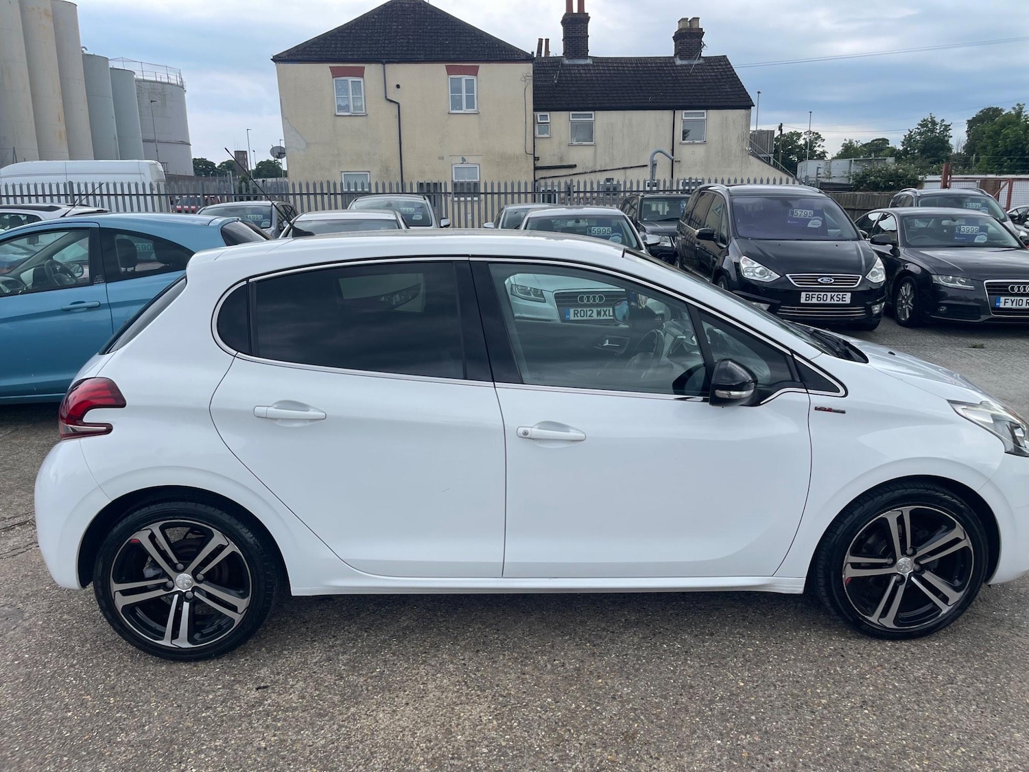 Used Peugeot 208 2015 for sale - 77993611: Photo 8
