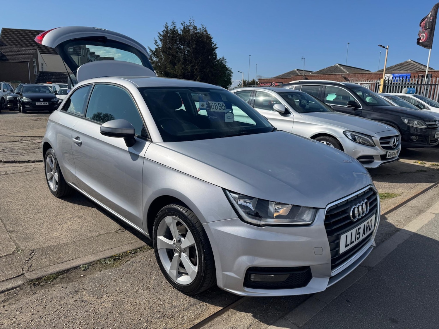 Used Audi A1 2015 for sale - 76898469: Photo 2