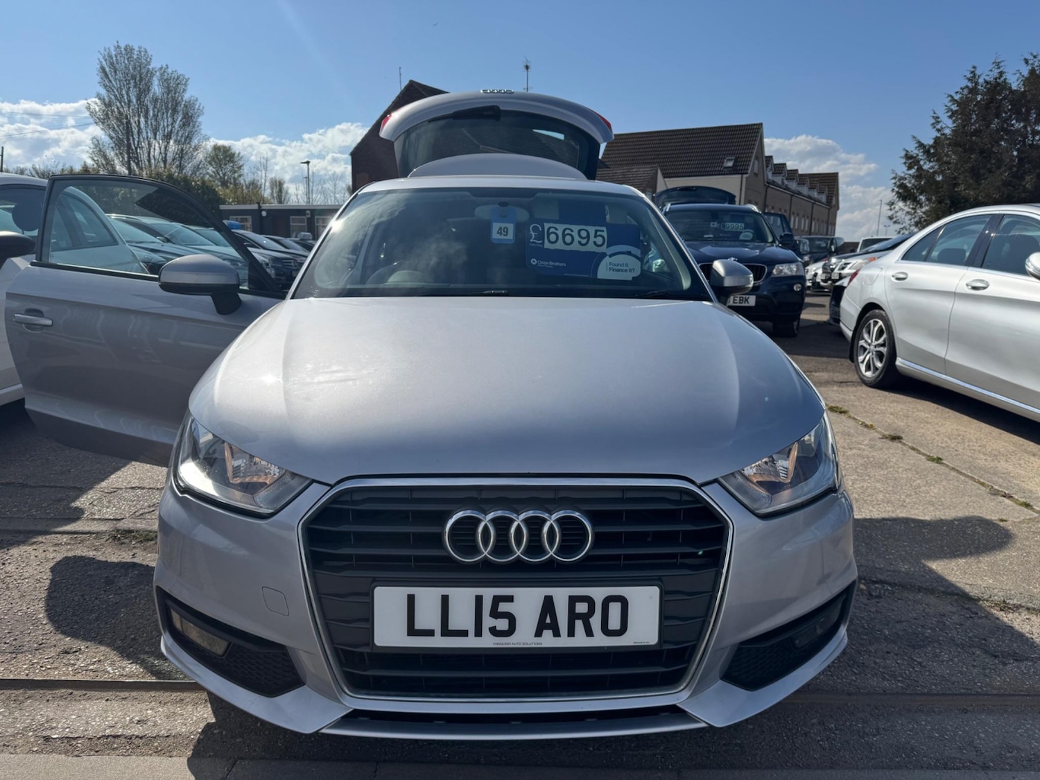 Used Audi A1 2015 for sale - 76898469: Photo 3