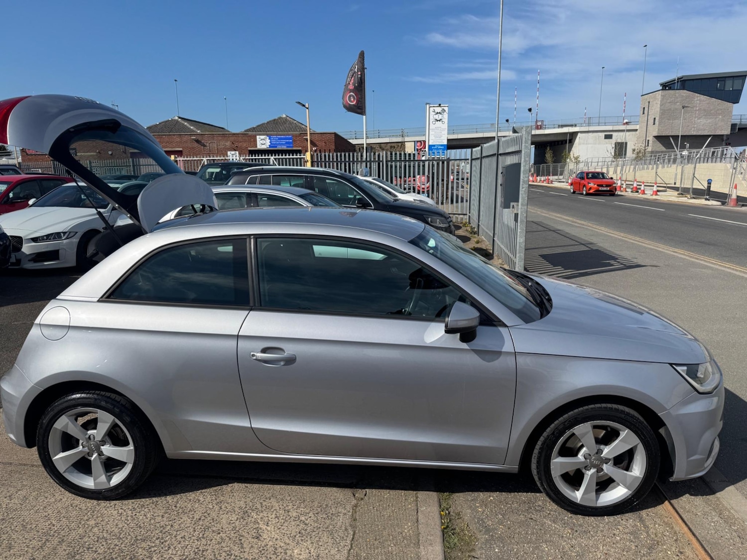 Used Audi A1 2015 for sale - 76898469: Photo 4