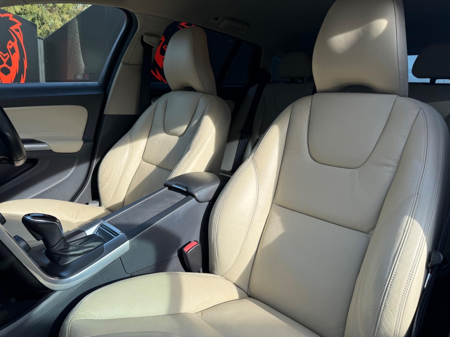 Used Volvo V60 2025 for sale - 77637507: Photo 11