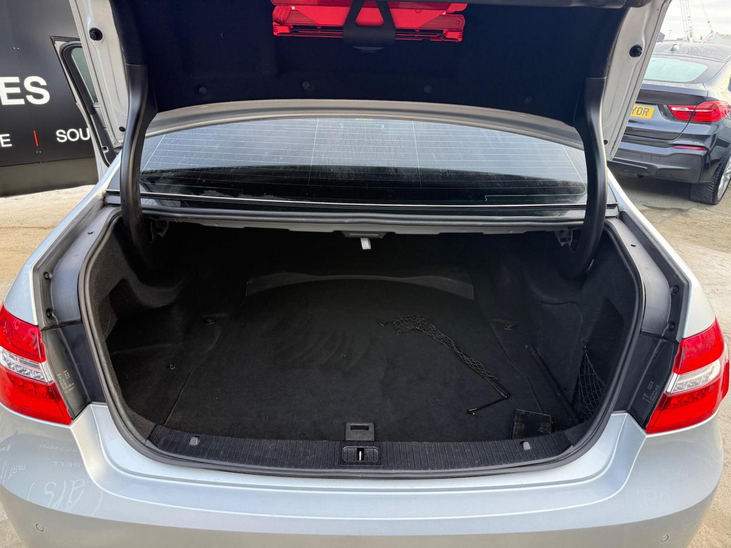 Used Mercedes-Benz E Class 2010 for sale - 78006885: Photo 15