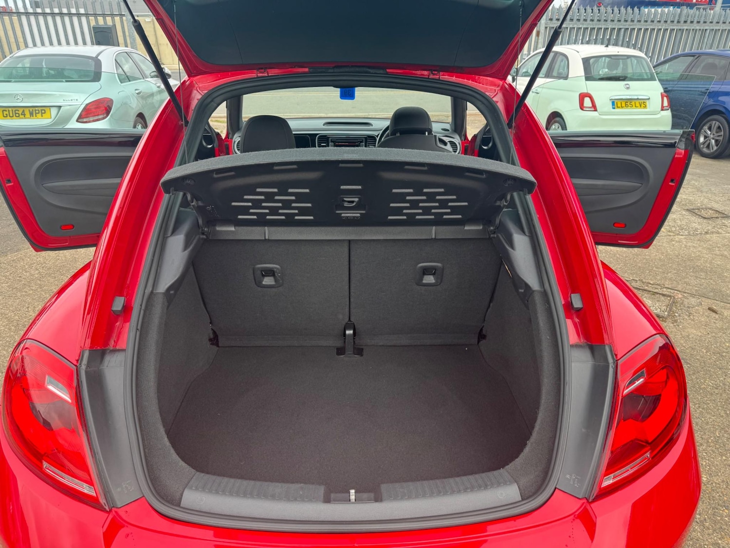 Used Volkswagen Beetle 2013 for sale - 76349027: Photo 13