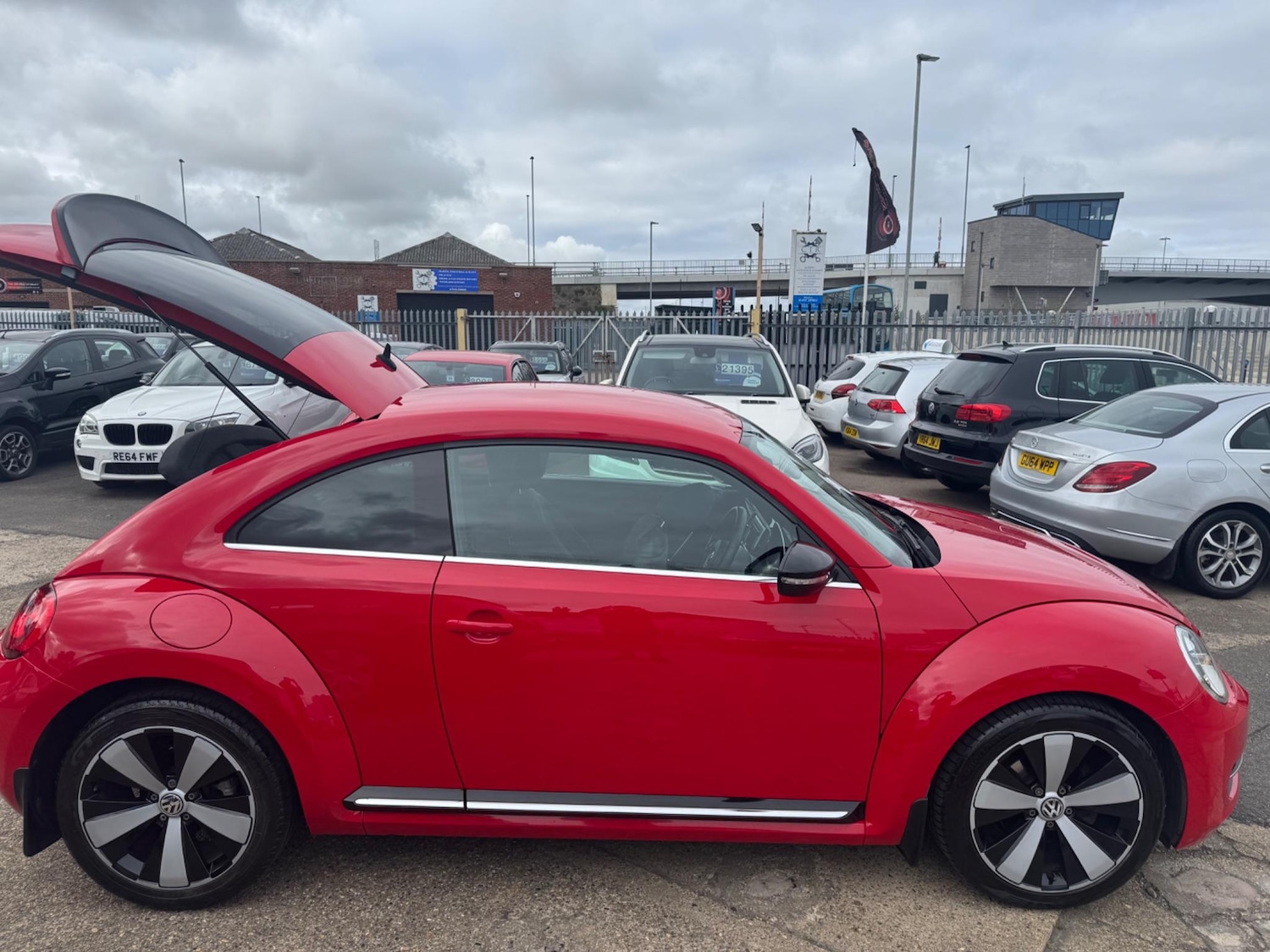 Used Volkswagen Beetle 2013 for sale - 76349027: Photo 4