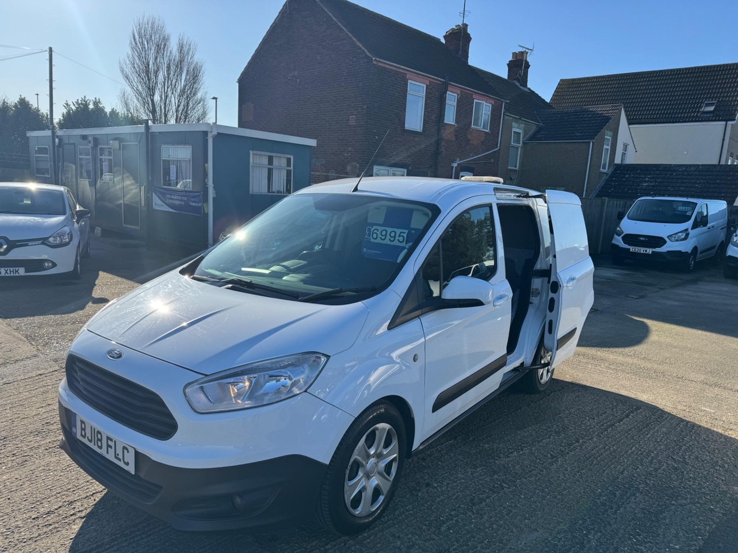 Used Ford Transit Courier 2018 for sale - 77469387: Photo 2