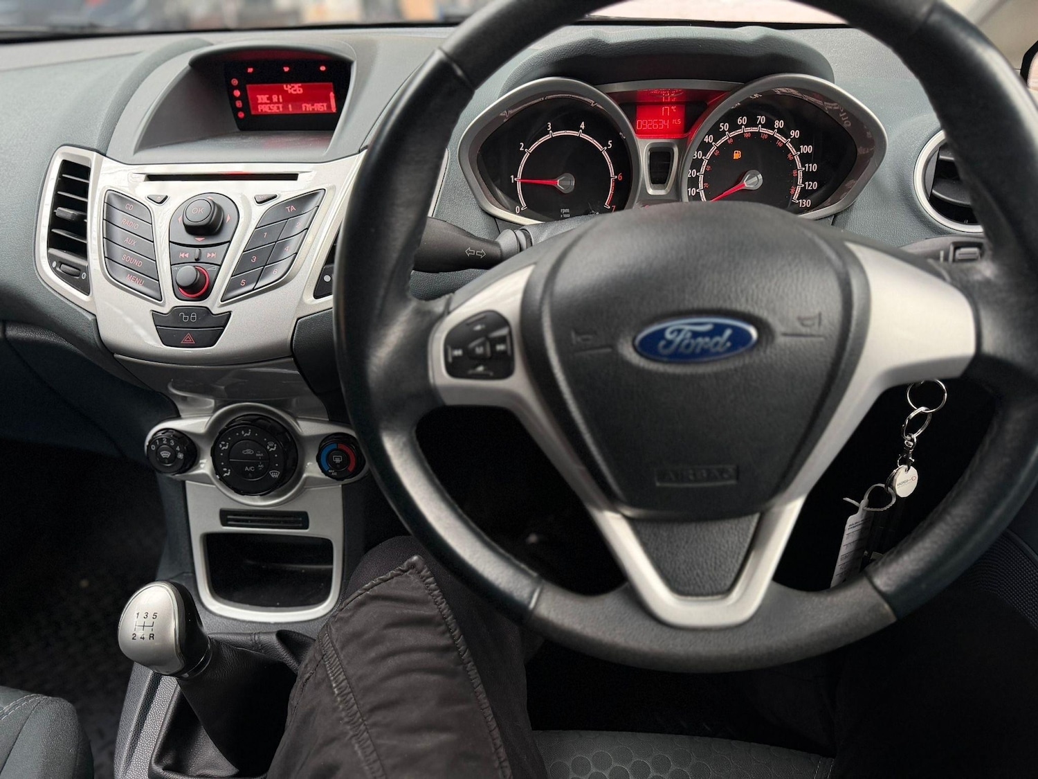 Used Ford Fiesta 2010 for sale - 76508594: Photo 11