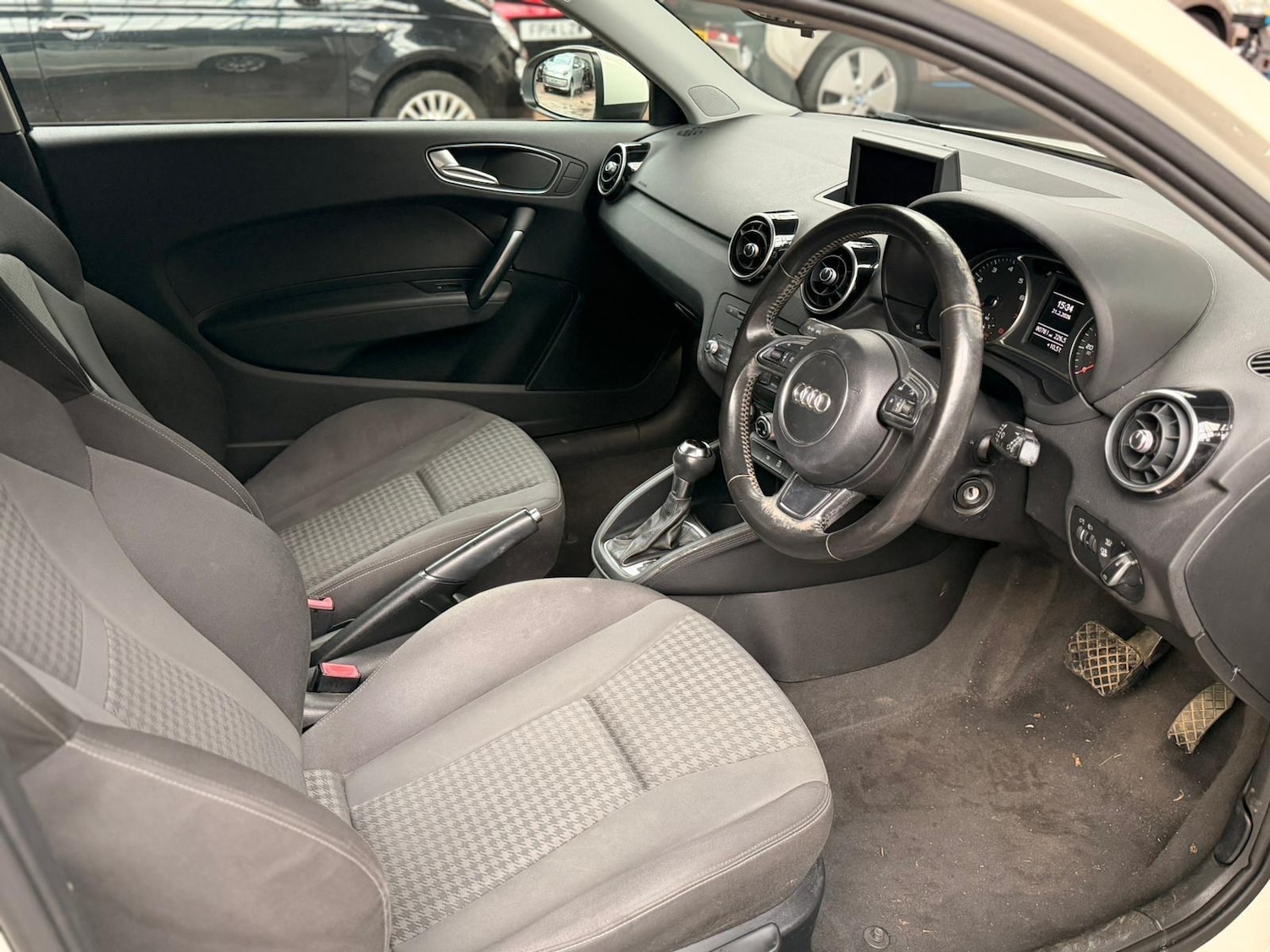 Used Audi A1 2011 for sale - 77641735: Photo 10