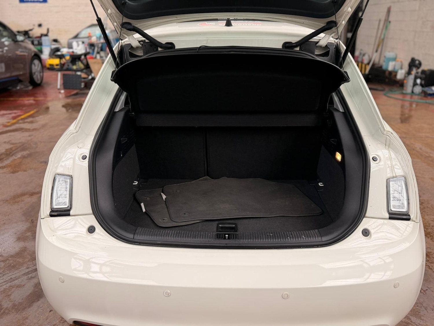 Used Audi A1 2011 for sale - 77641735: Photo 9