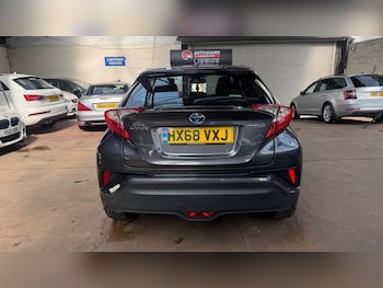 Used Toyota C-HR 2018 for sale - 78899110: Photo