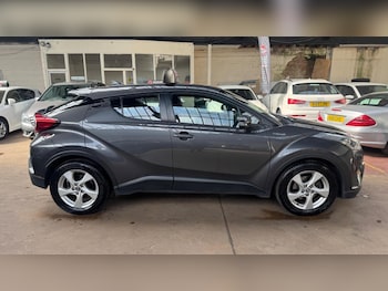 Used Toyota C-HR 2018 for sale - 78899110: Photo