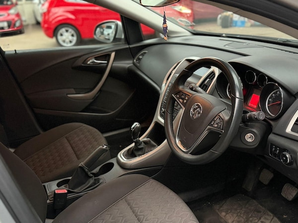 Used Vauxhall Astra 2013 for sale - 76312686: Photo 10