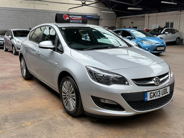 Used Vauxhall Astra 2013 for sale - 76312686: Photo 1