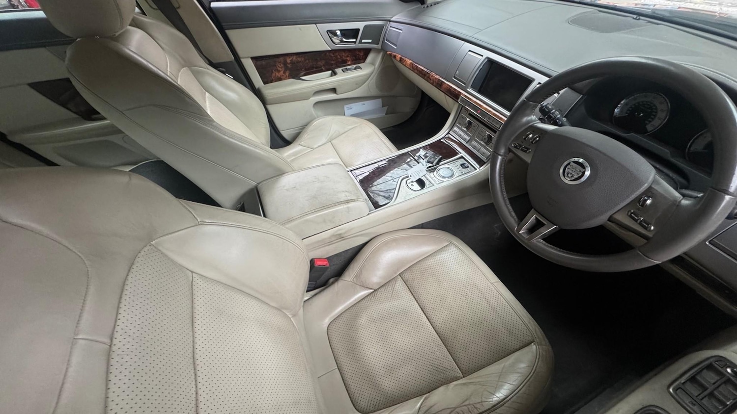 Used Jaguar XF 2010 for sale - 77935428: Photo 11