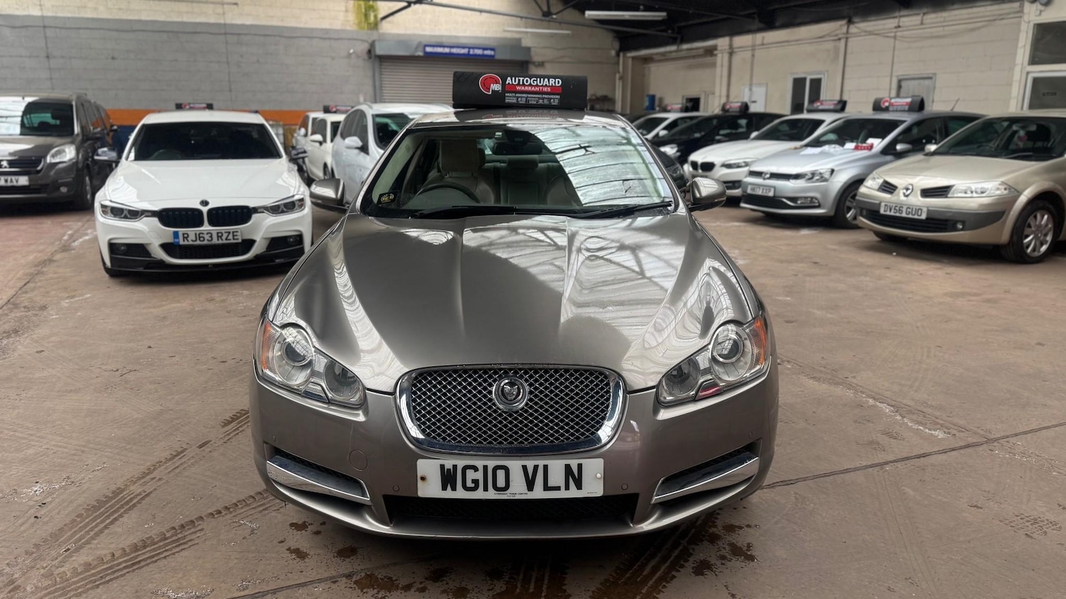 Used Jaguar XF 2010 for sale - 77935428: Photo 2