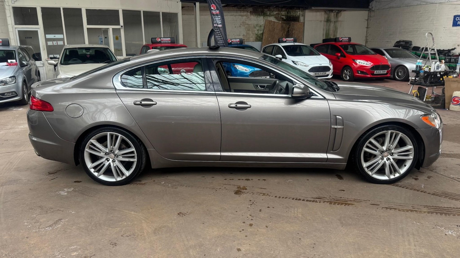 Used Jaguar XF 2010 for sale - 77935428: Photo 7