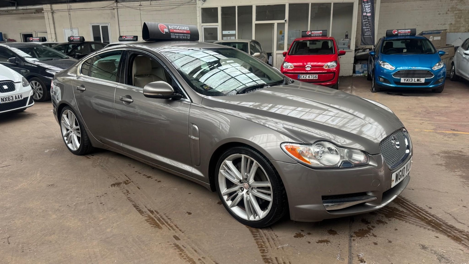 Used Jaguar XF 2010 for sale - 77935428: Photo 8
