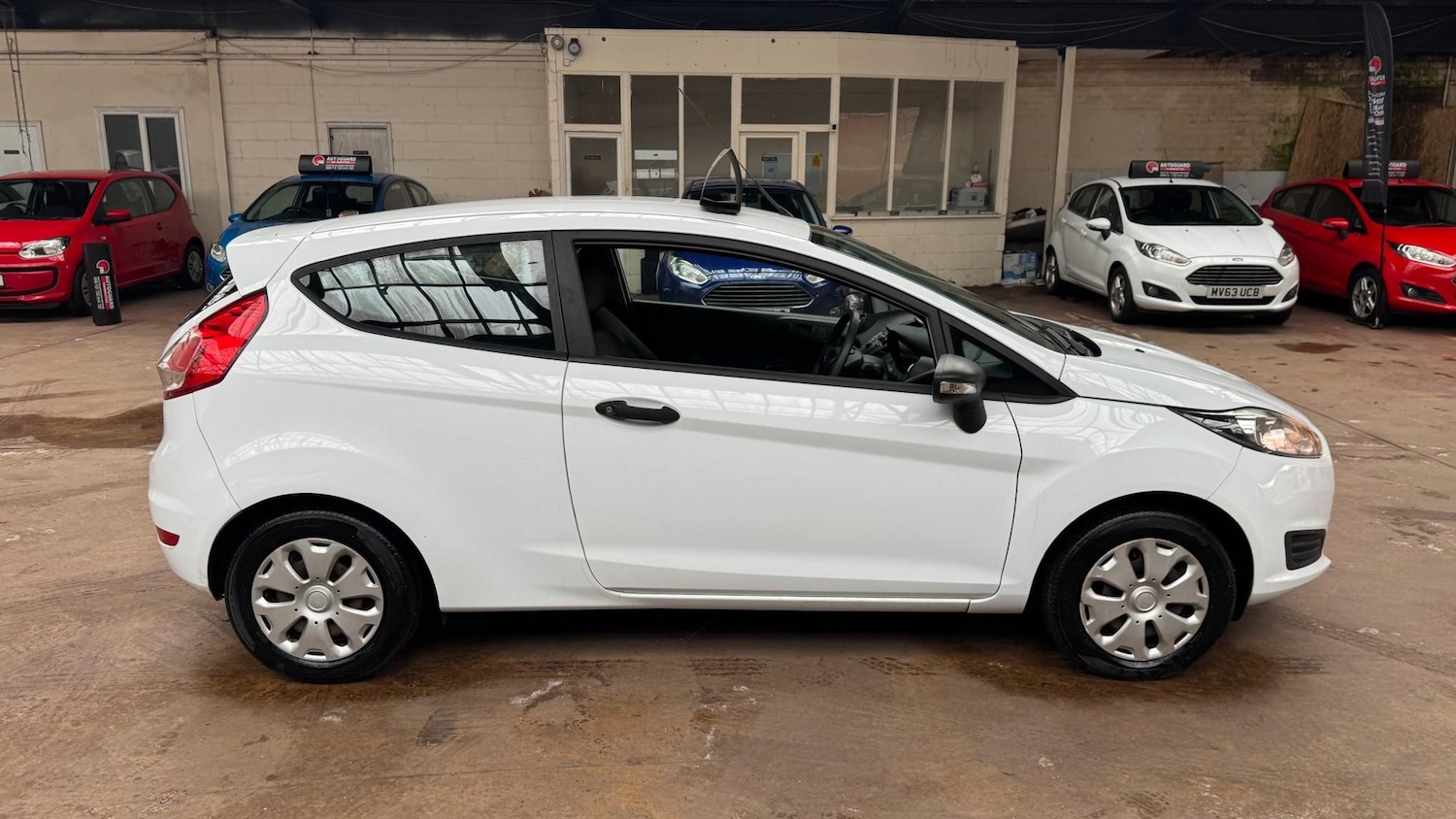 Used Ford Fiesta 2014 for sale - 77520019: Photo 4