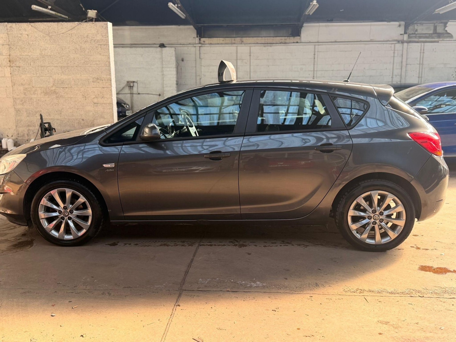 Used Vauxhall Astra 2012 for sale - 77971151: Photo 5