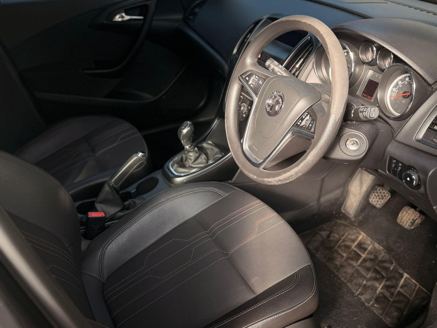 Used Vauxhall Astra 2012 for sale - 77971151: Photo 9