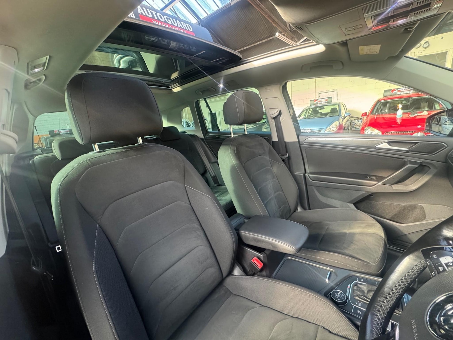 Used Volkswagen Tiguan 2017 for sale - 76480572: Photo 10