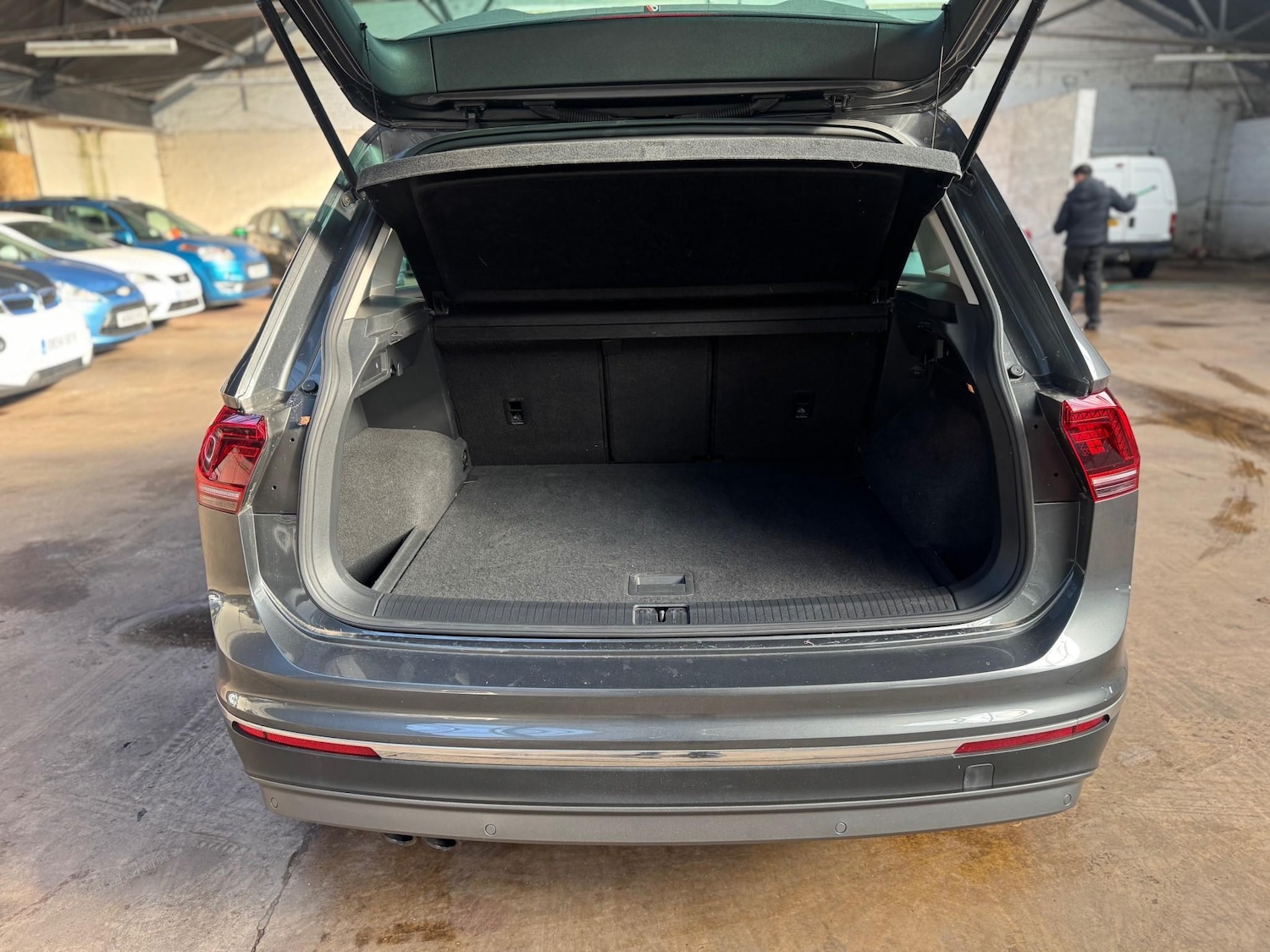 Used Volkswagen Tiguan 2017 for sale - 76480572: Photo 13