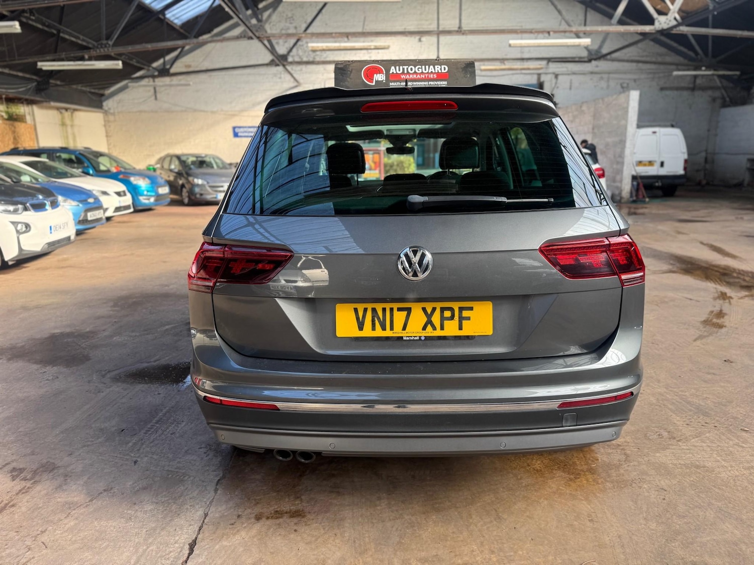 Used Volkswagen Tiguan 2017 for sale - 76480572: Photo 2