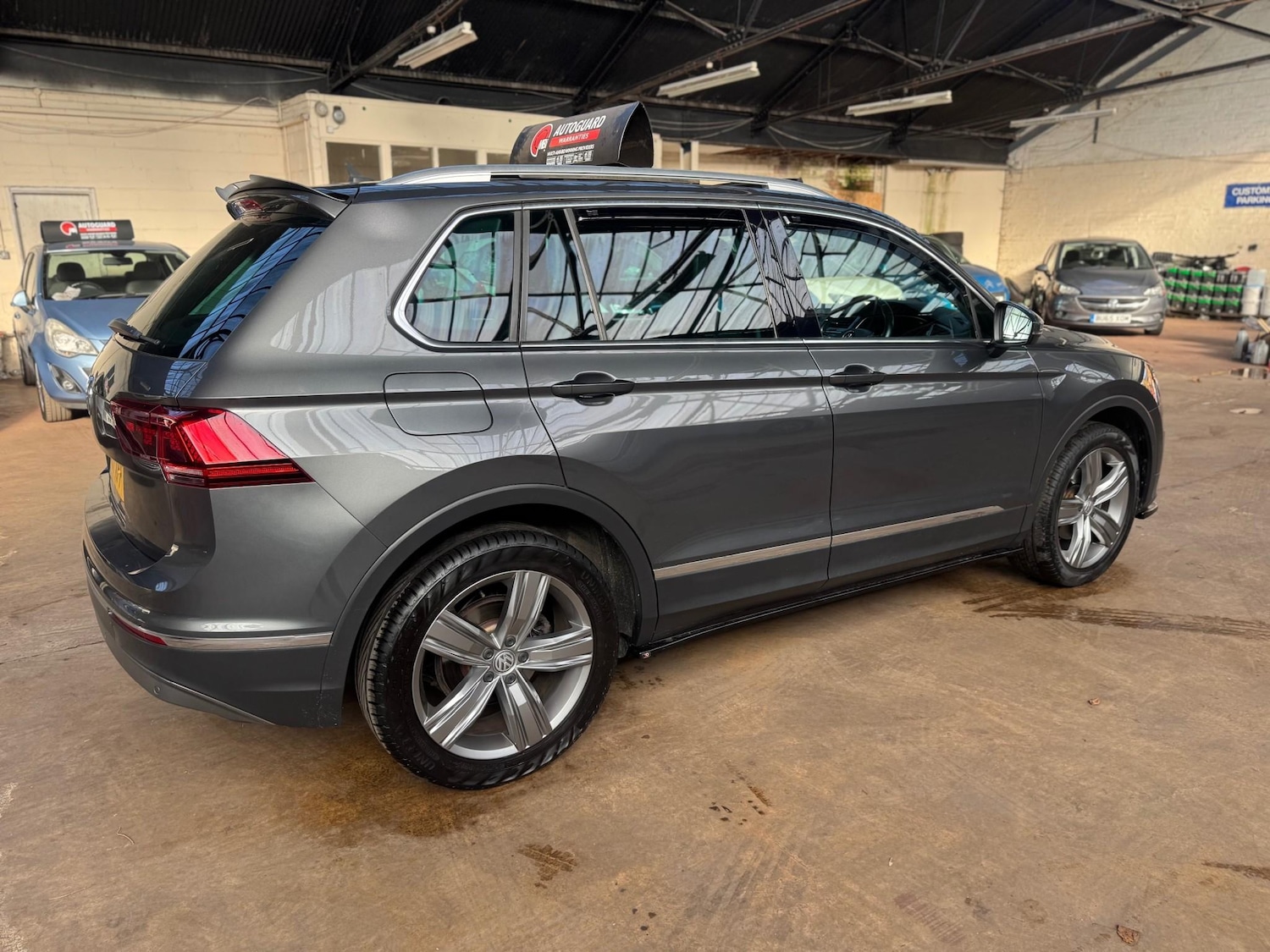 Used Volkswagen Tiguan 2017 for sale - 76480572: Photo 3