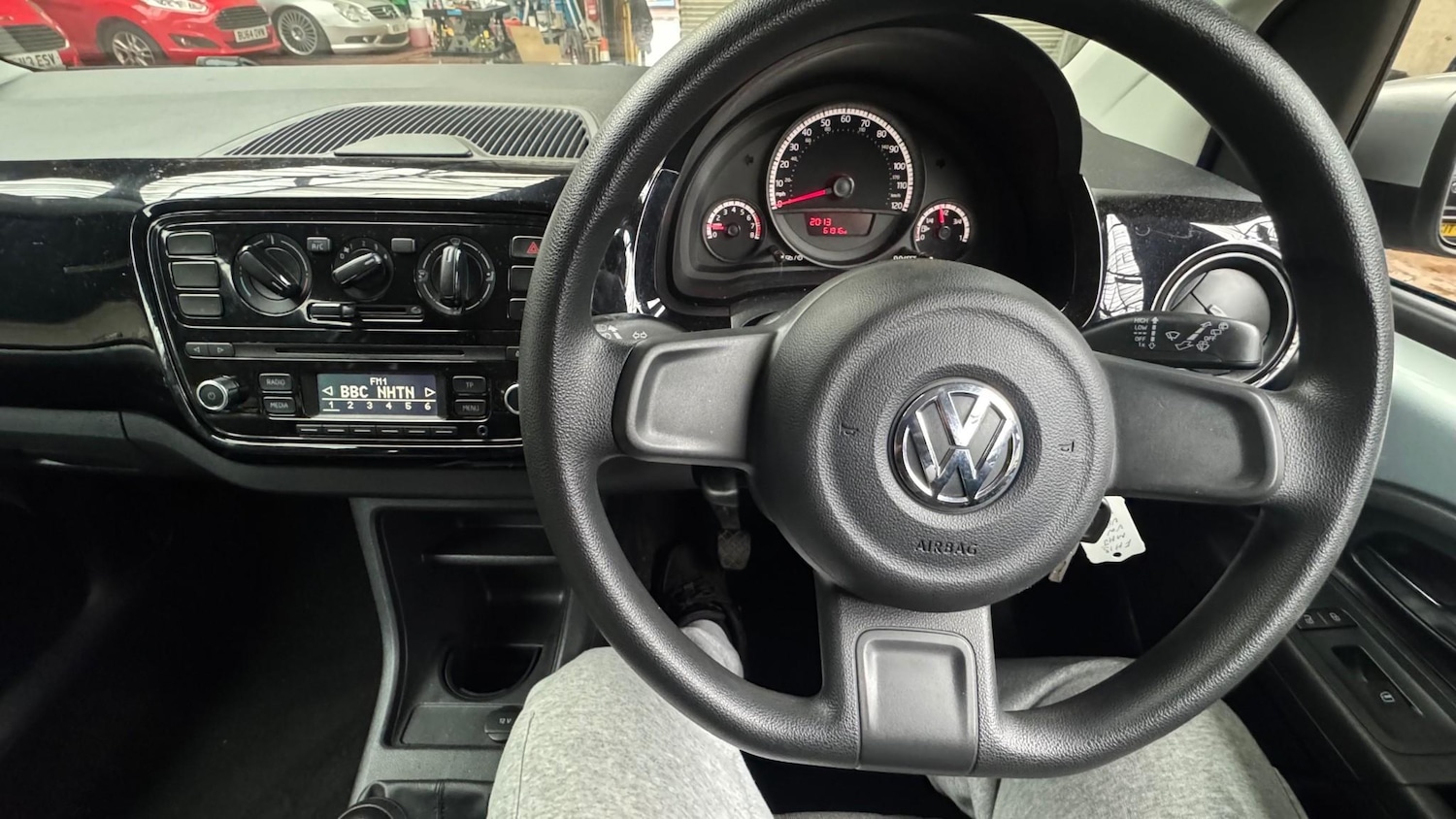 Used Volkswagen up! 2013 for sale - 77563627: Photo 11