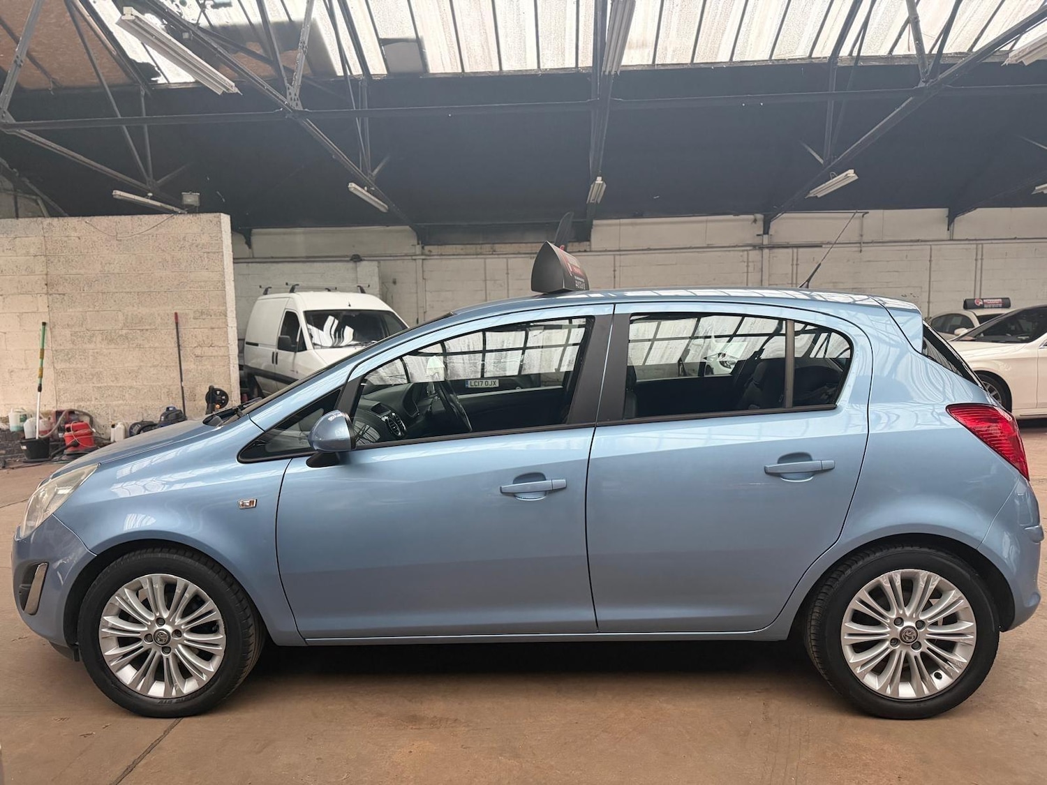 Used Vauxhall Corsa 2013 for sale - 76367050: Photo 2