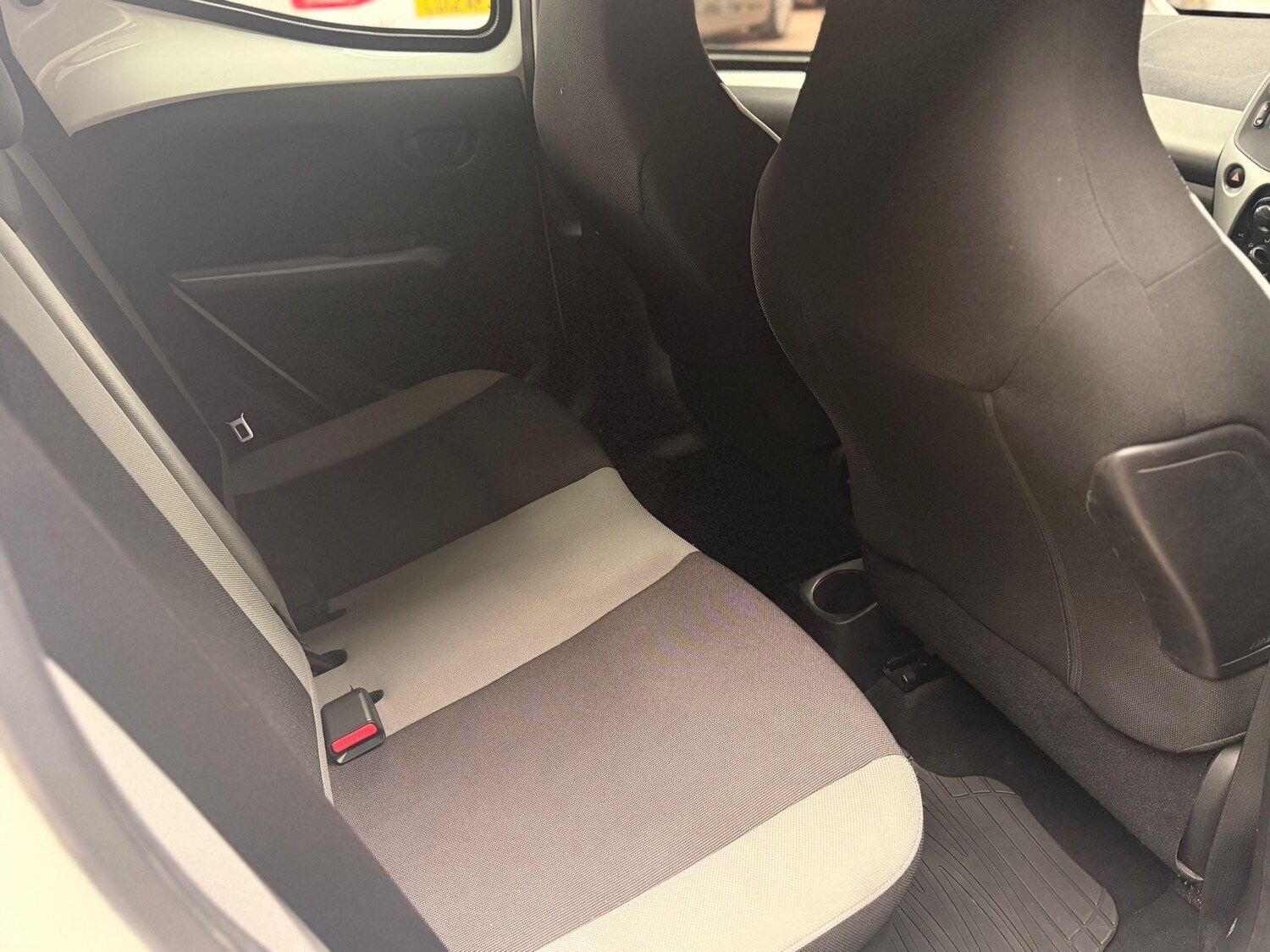 Used Toyota AYGO 2014 for sale - 77785234: Photo 9