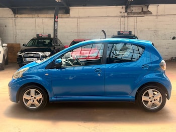 Used Toyota AYGO 2010 for sale - 79472739: Photo
